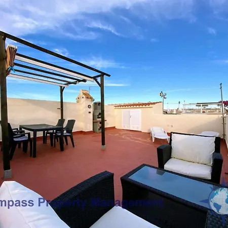 First Floor 2 Bedroom Near Emerald Isle Lf13 *